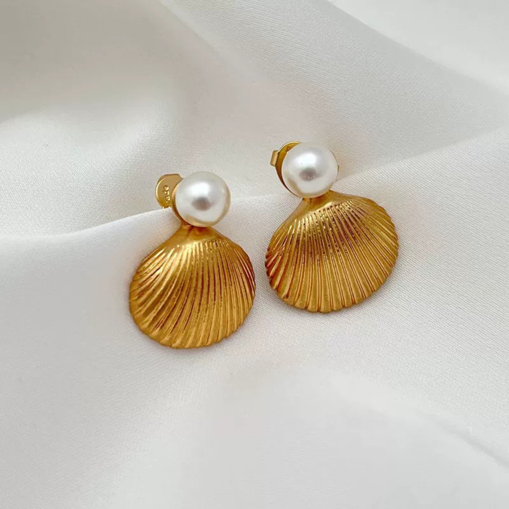 Kendra Scott Vacation Pearl Shell Shape Gold Earrings